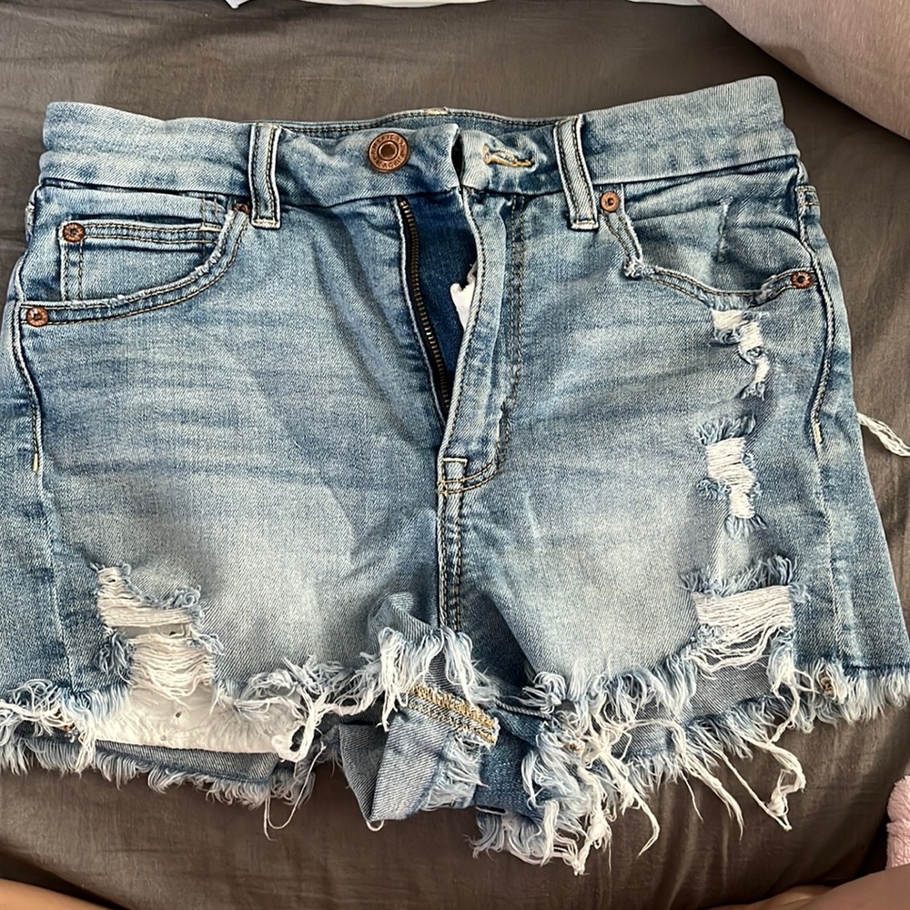 AE Curvy High-Waisted Short Short Size 4